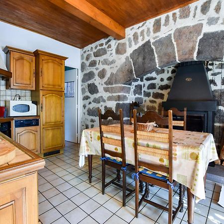 Beautiful Villa In The Parc Des Volcans D Auvergne Vic-sur-Cère Zewnętrze zdjęcie