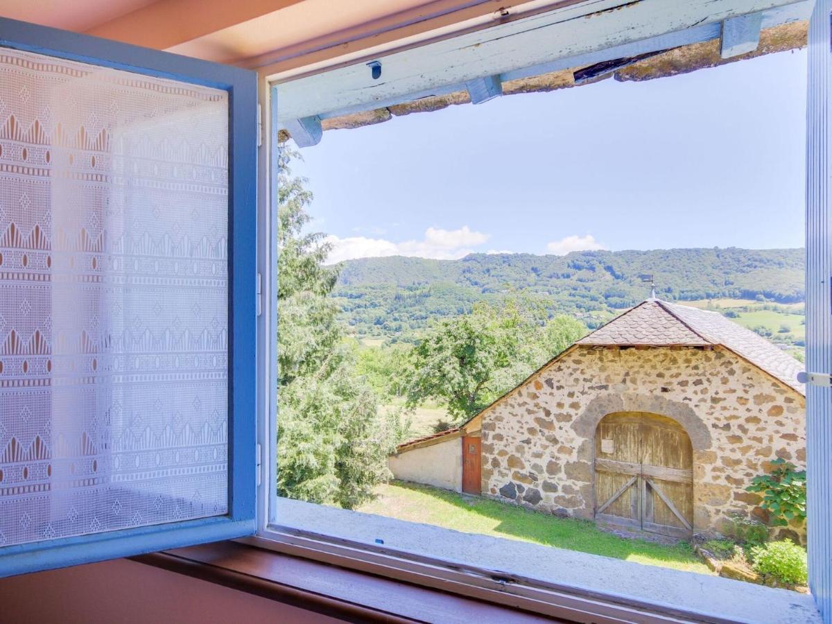 Beautiful Villa In The Parc Des Volcans D Auvergne Vic-sur-Cère Zewnętrze zdjęcie