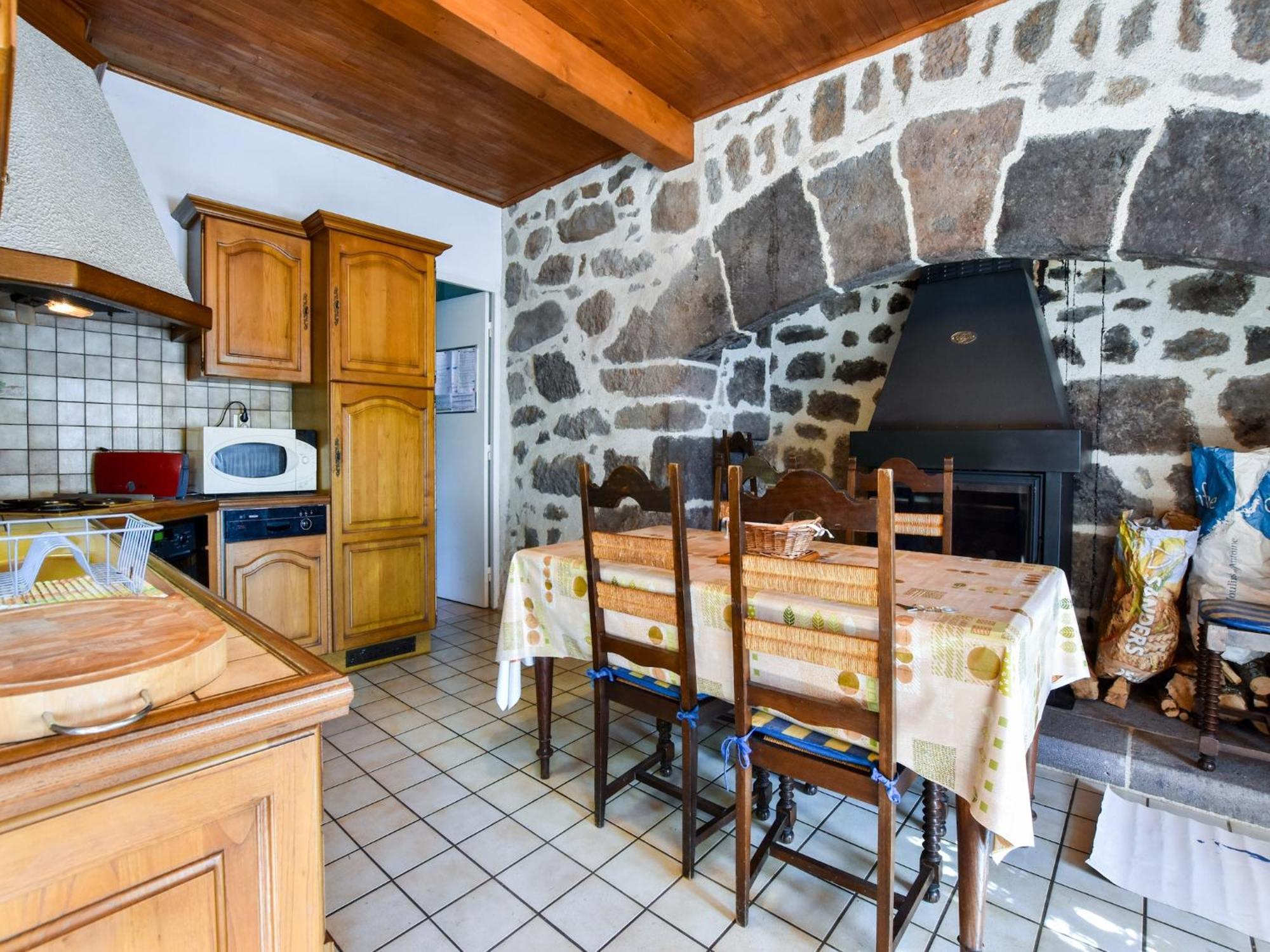 Beautiful Villa In The Parc Des Volcans D Auvergne Vic-sur-Cère Zewnętrze zdjęcie