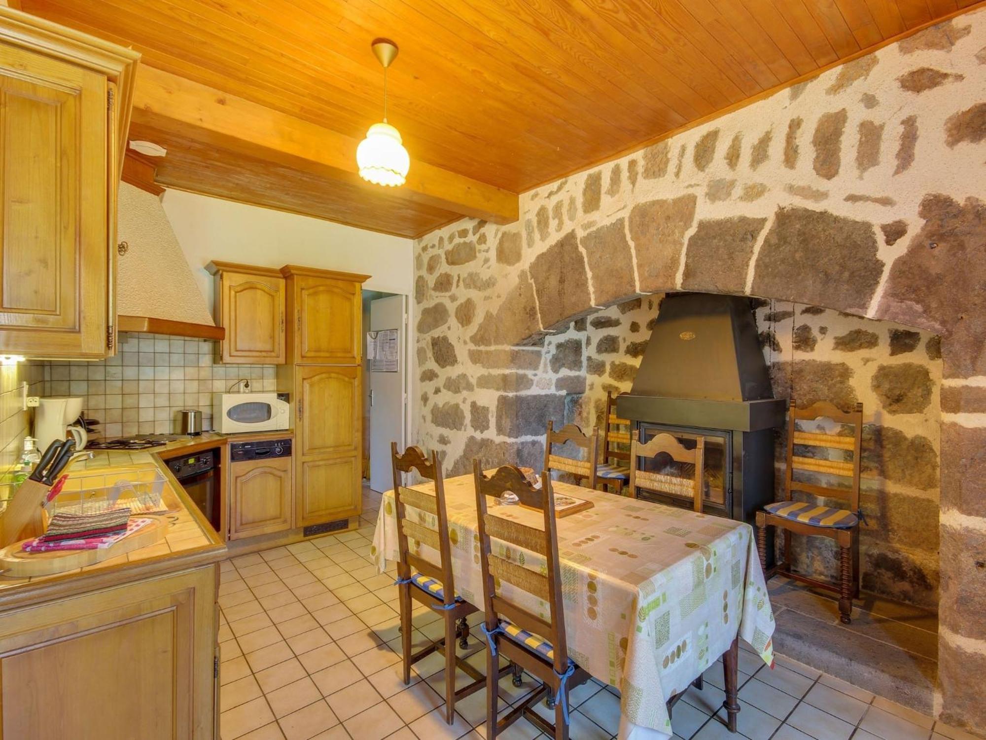 Beautiful Villa In The Parc Des Volcans D Auvergne Vic-sur-Cère Zewnętrze zdjęcie